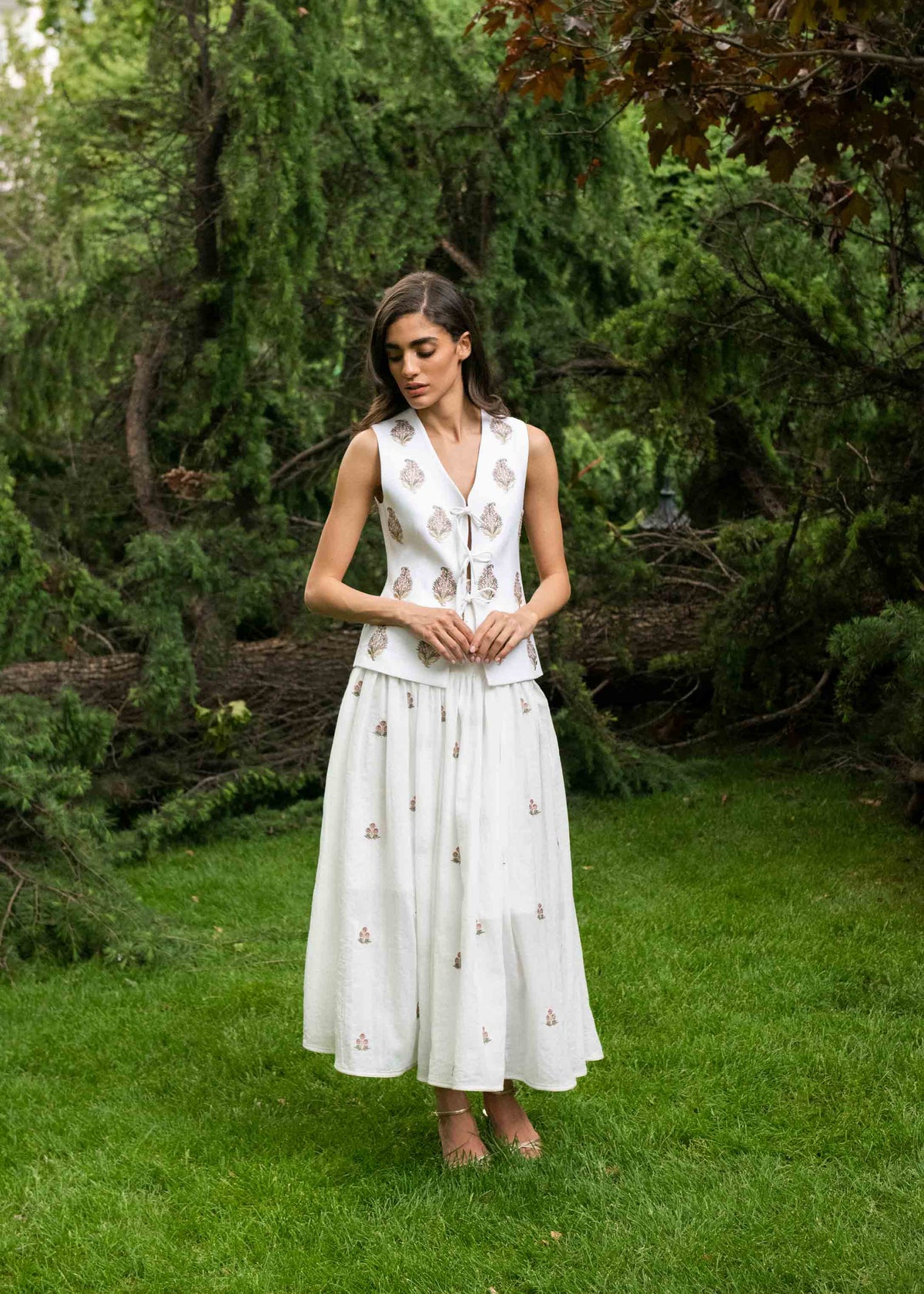 Sarv Vest - White & Pink Outerwear - Vests Rosewater House