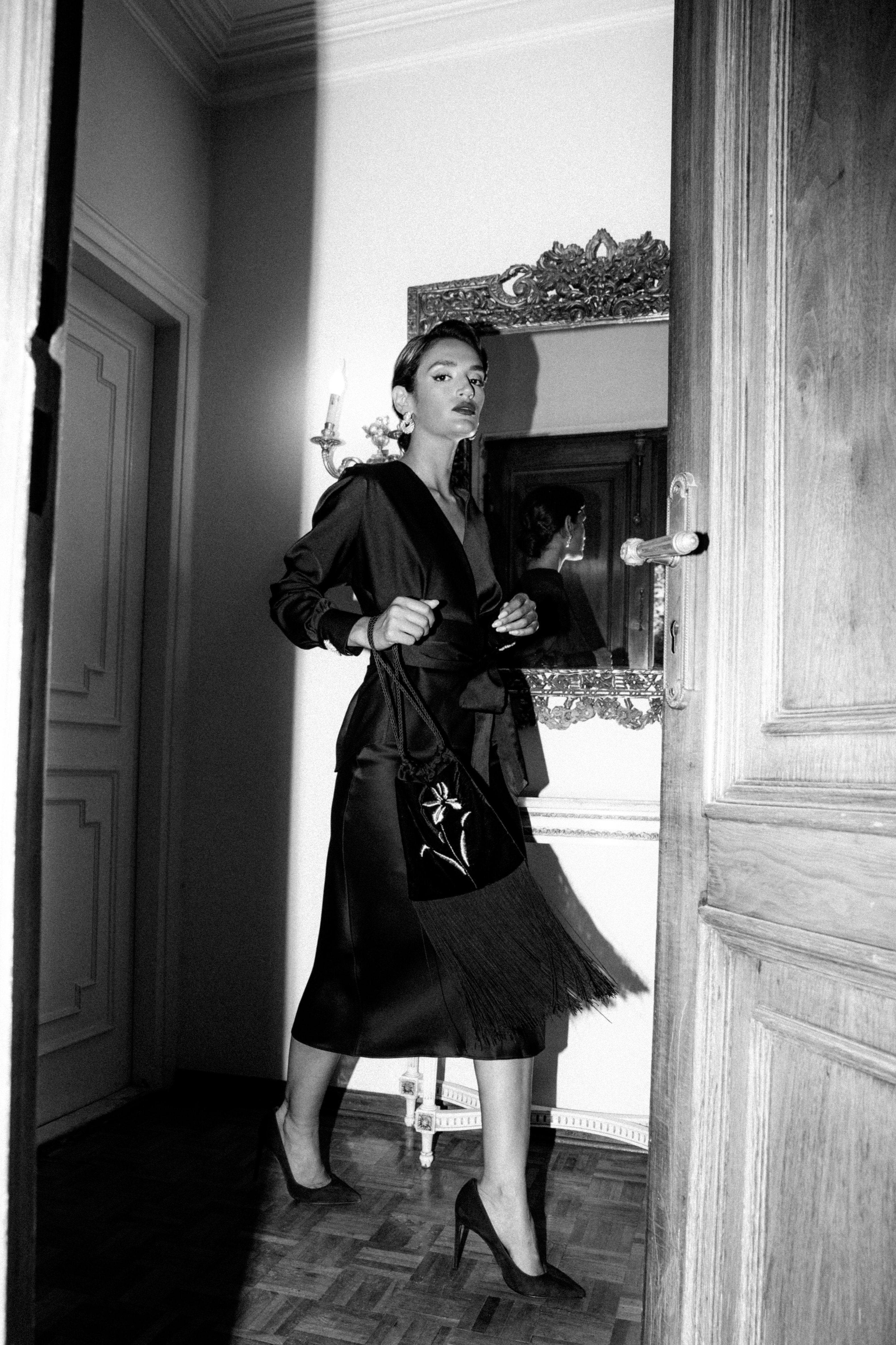 Iris Velvet Bring Bag - Black Rosewater House